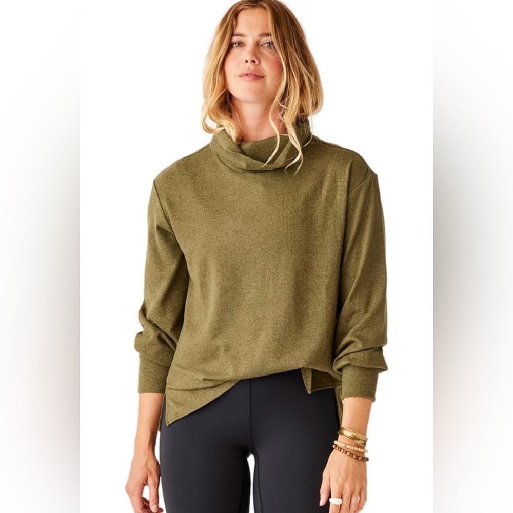 **Giving my closet to coworkers Friday 8/22**
Carve Designs Cove Supersoft Cowl